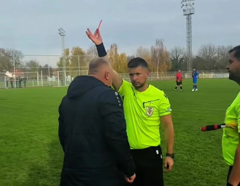 VIDEO | Trener 'zaradio' crveni pa gurnuo suca