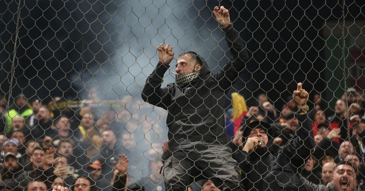 Huligani iz Rumunjske zaustavljeni na putu prema Zenici, na kraju utakmice uzvikivali "Srbija, Srbija"
