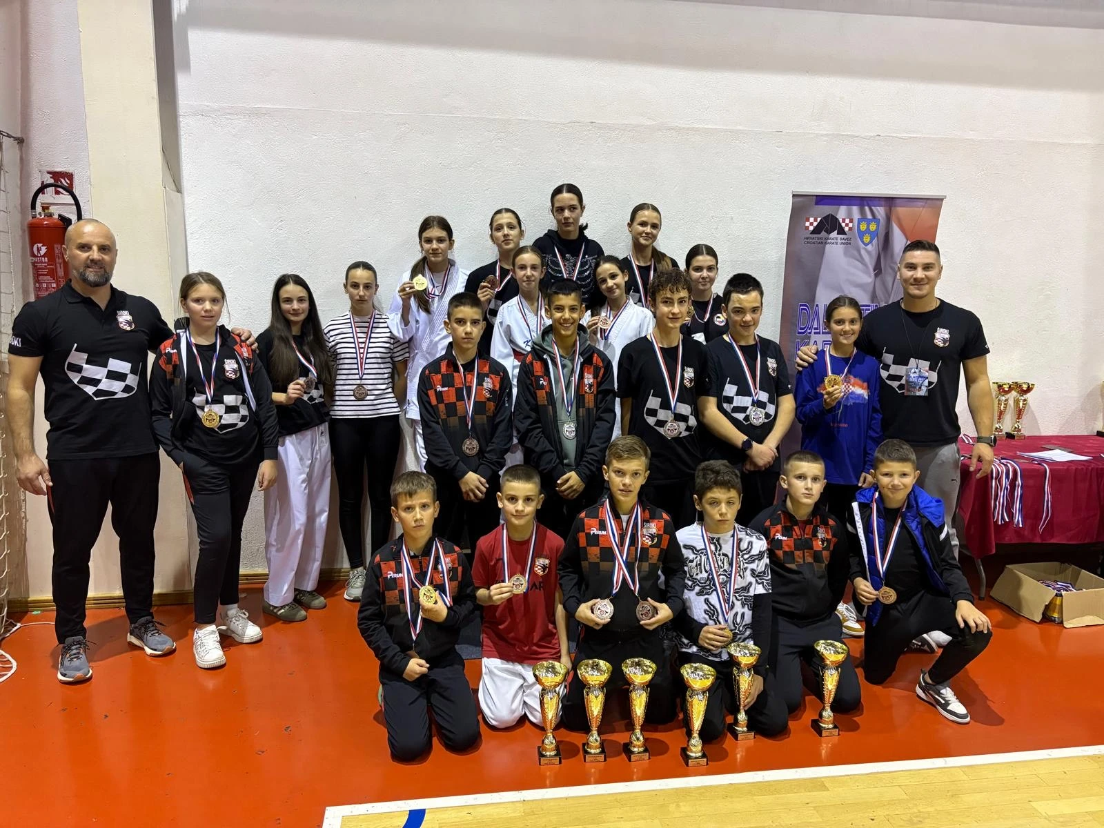 Karate klub Široki briljirao u Pločama: Osvojili čak 17 medalja