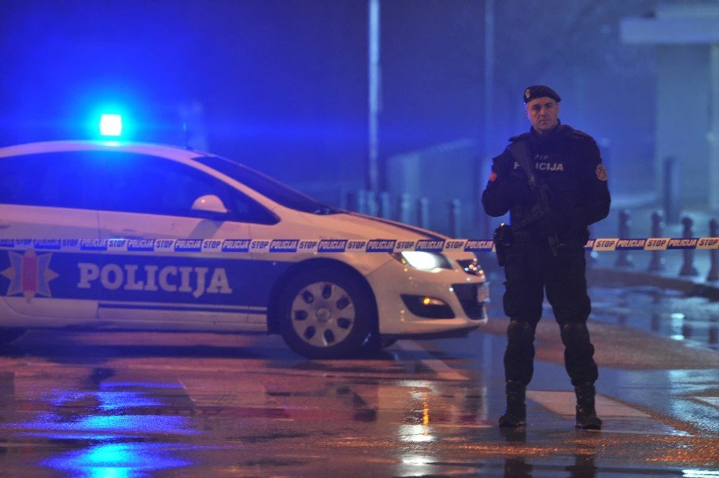 U Crnoj Gori uhićene dvije osobe za koje su sumnja da su mogle izazvati nerede na utakmici Crna Gora-Hrvatska