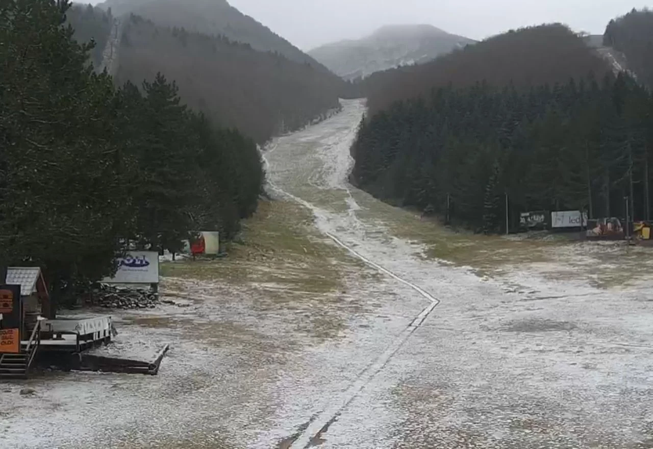 Jutros na Blidinju pravi zimski ugođaj: Pale prve pahulje