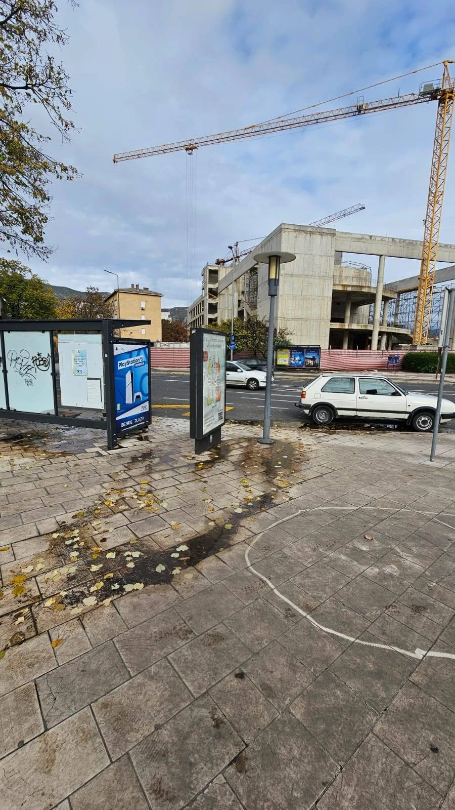 Mostar: Kanalizacija curi na frekventnoj lokaciji u centru grada