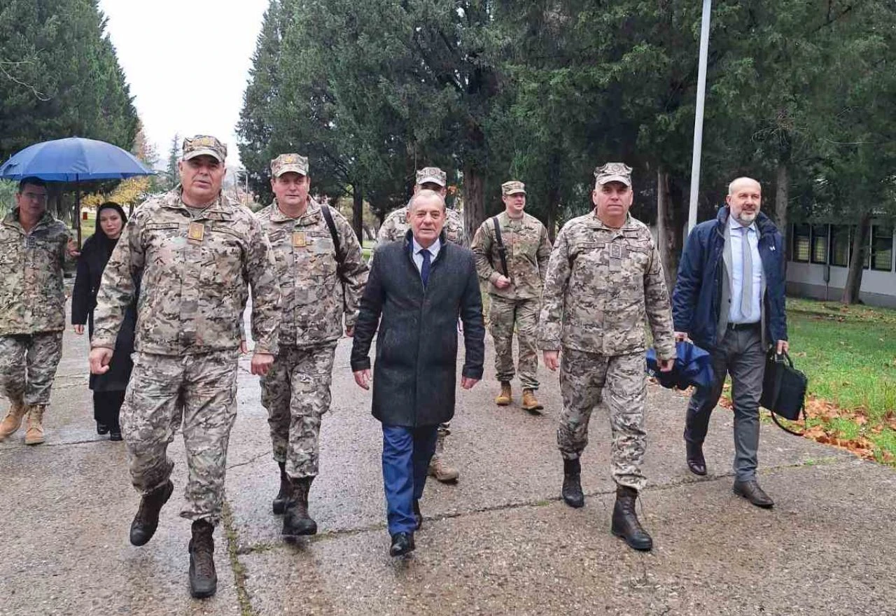 Šiljegović posjetio vojarne u Čapljini i Mostaru