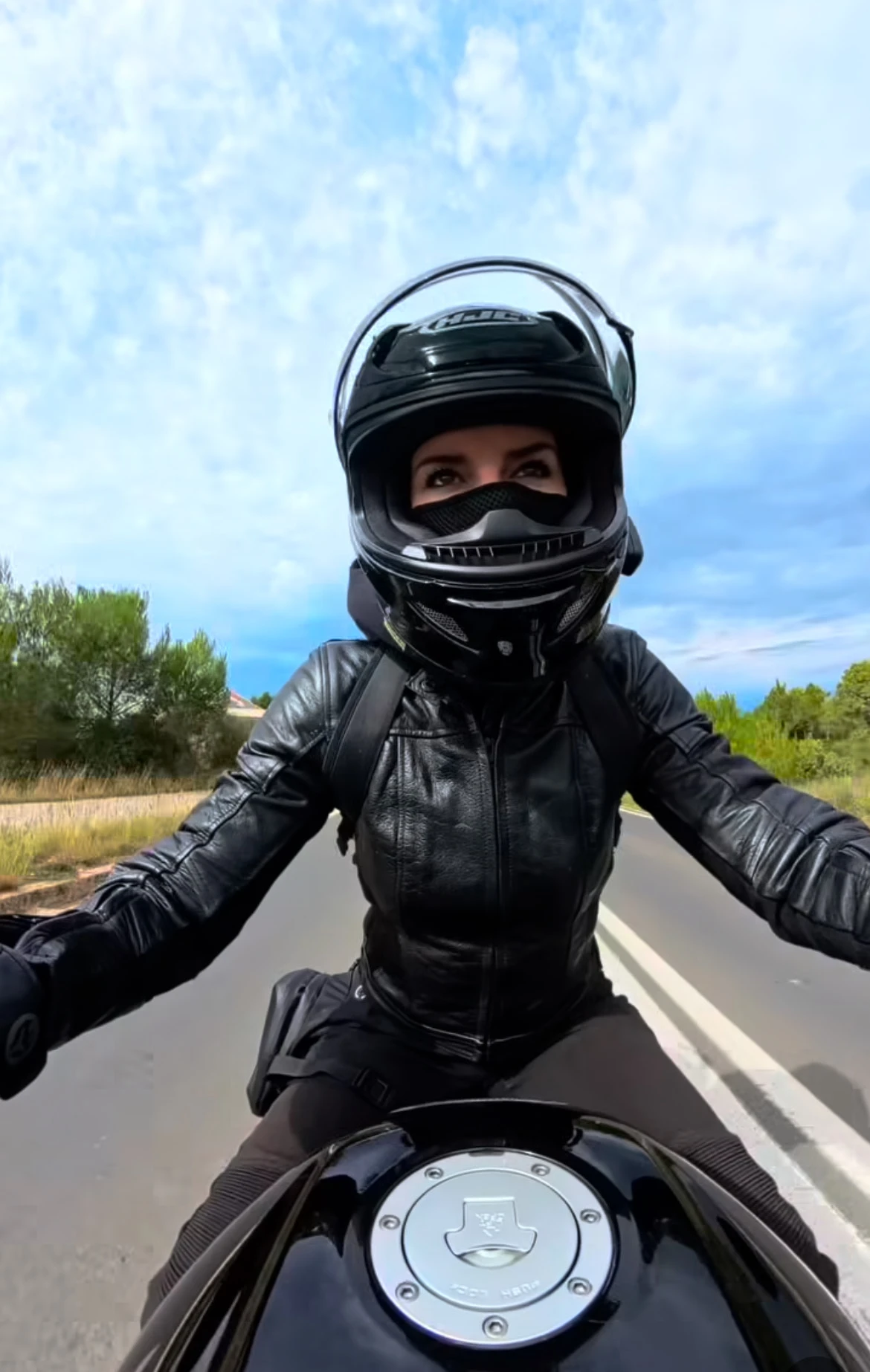 VIDEO | Od Jadranske magistrale do bosanskih planina: Put djevojke koja je slobodu prvi put udahnula na motoru