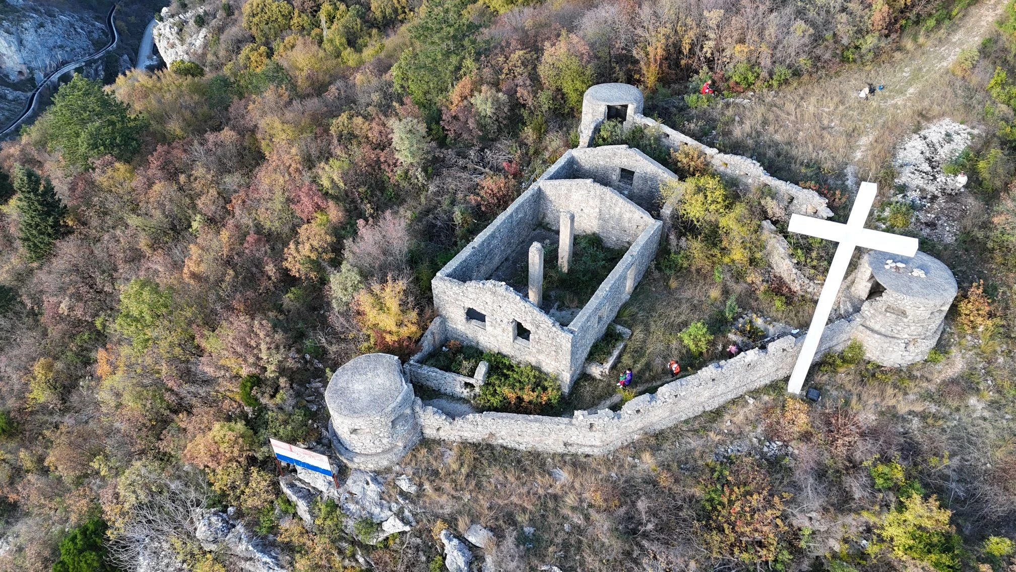 FOTO | Širokobriježani oživjeli napušteni bunker