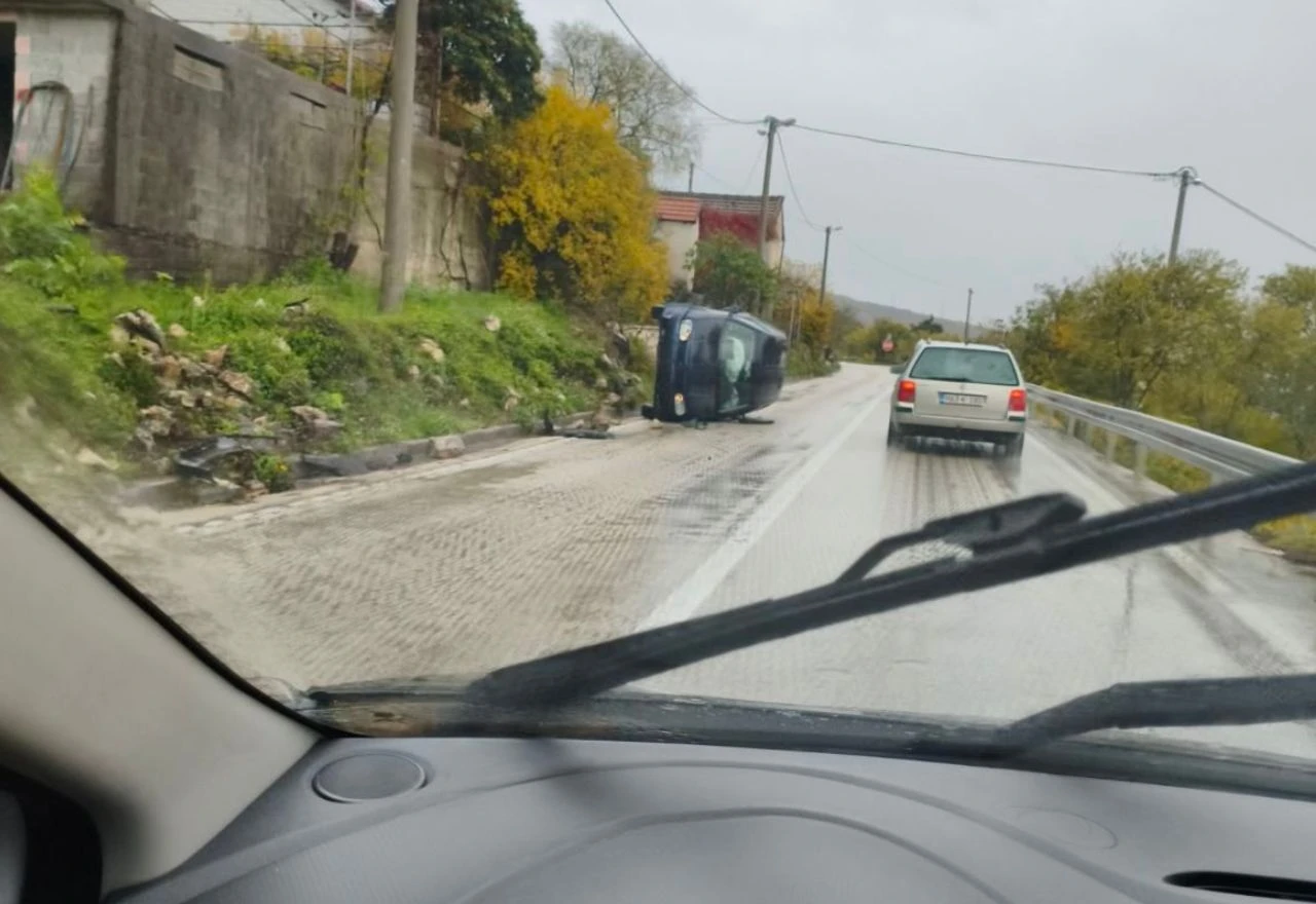 Jedna osoba ozlijeđena u prometnoj između Mostara i Širokog Brijega