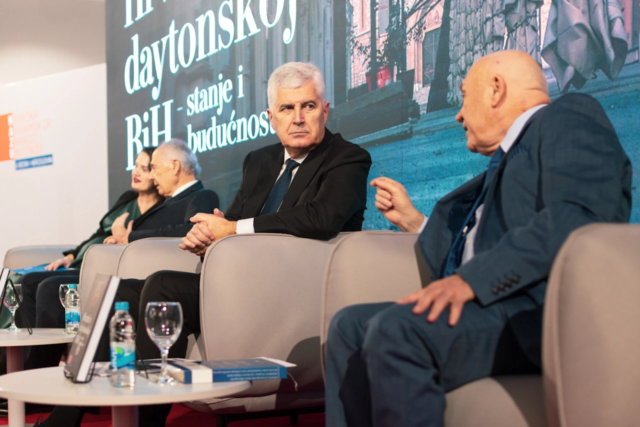 U Mostaru predstavljen Zbornik o Hrvatima u daytonskoj BiH