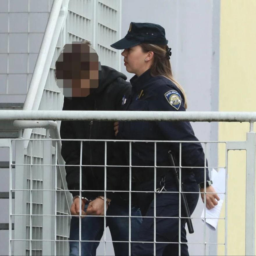 TikTok izazov krenuo po zlu?: Policija privela dvojicu 18-godišnjaka zbog požara u Vjesniku