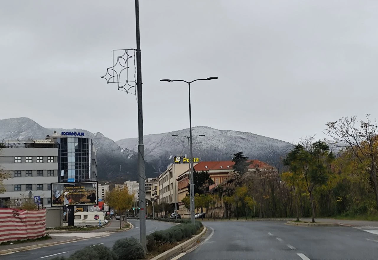 Mostar osvanuo pod zimskim ugođajem