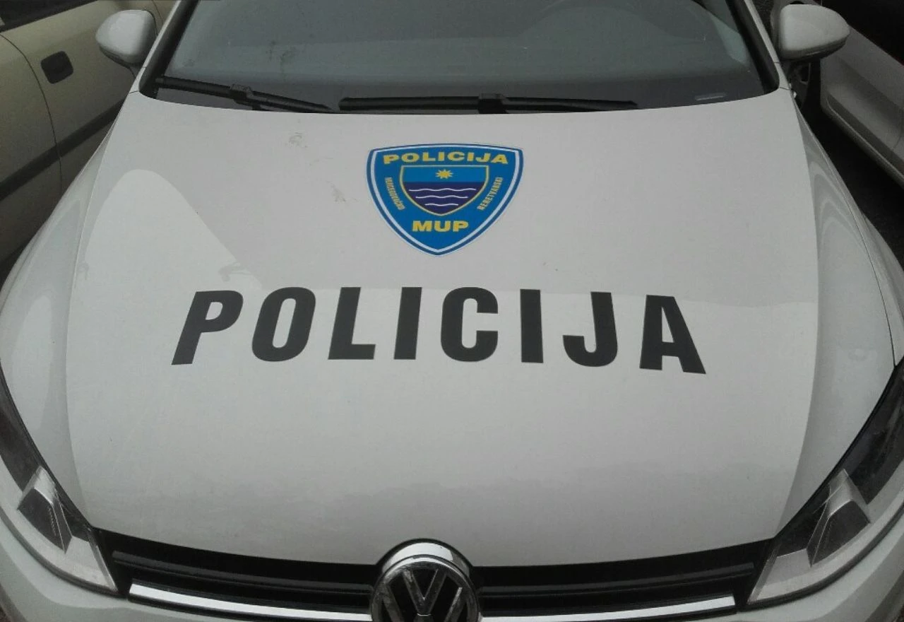 Mostar: Provaljeno u Konzum