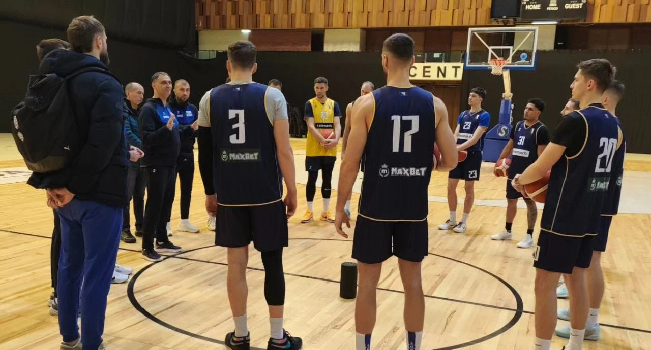 Gjergja prvi put pred novinarima, ostao bez pola ekipe