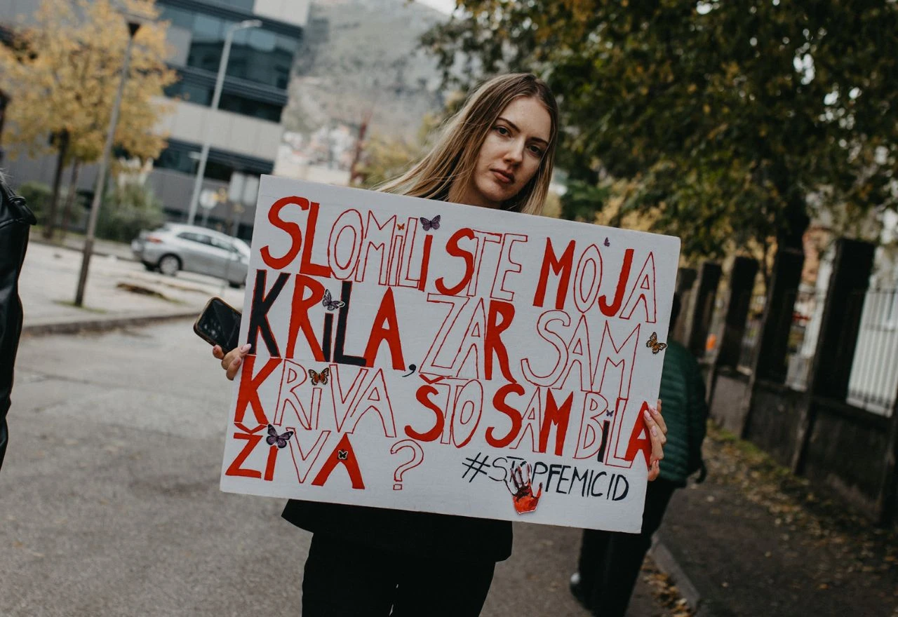 Femicid u Mostaru otvara pitanje odgovornosti: Zašto žene i dalje šute o nasilju?