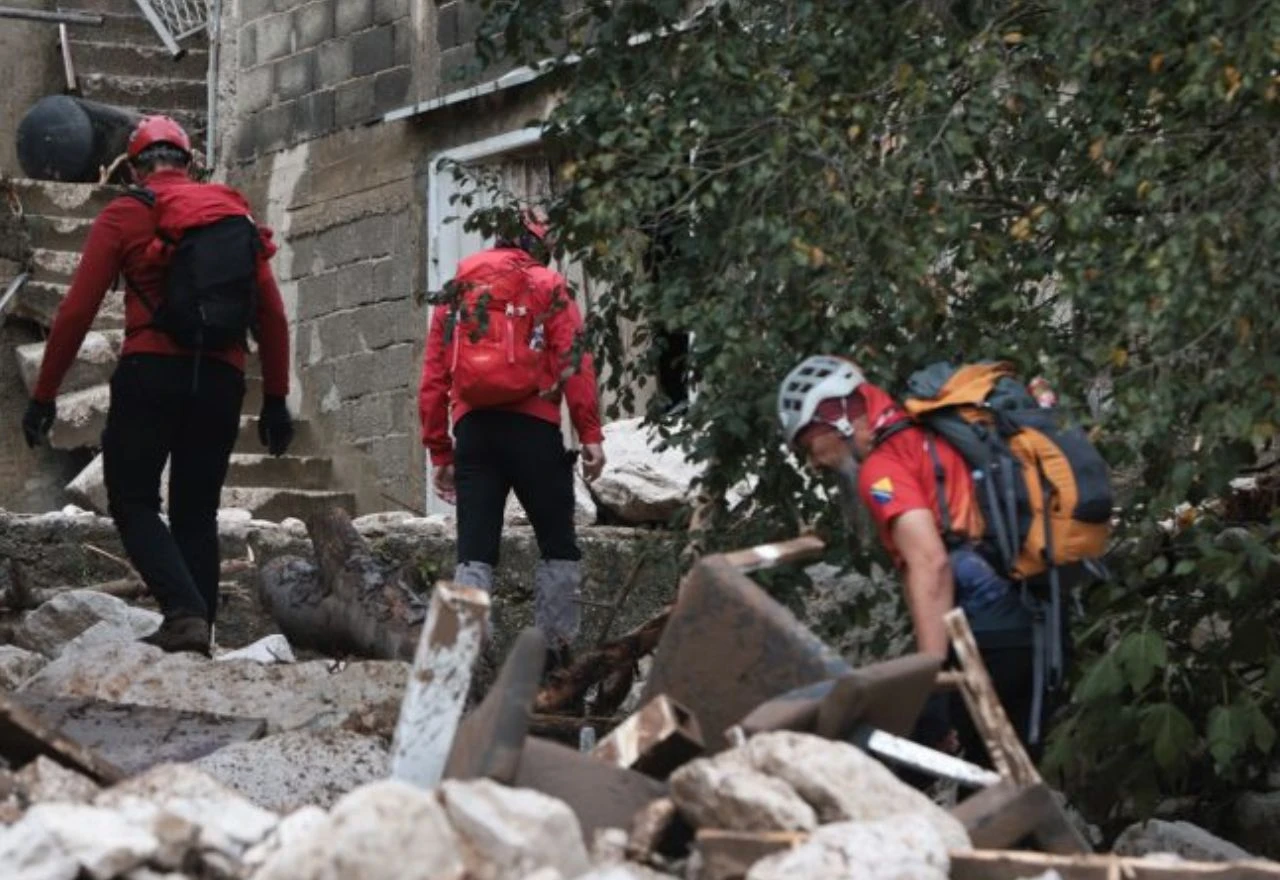 Jablanica se priprema za moguće poplave: Civilna zaštita punila vreće s pijeskom