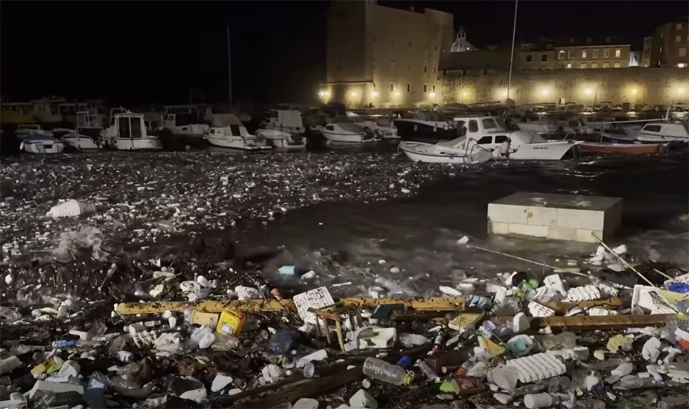 VIDEO | Dubrovnik zatrpan smećem iz Albanije