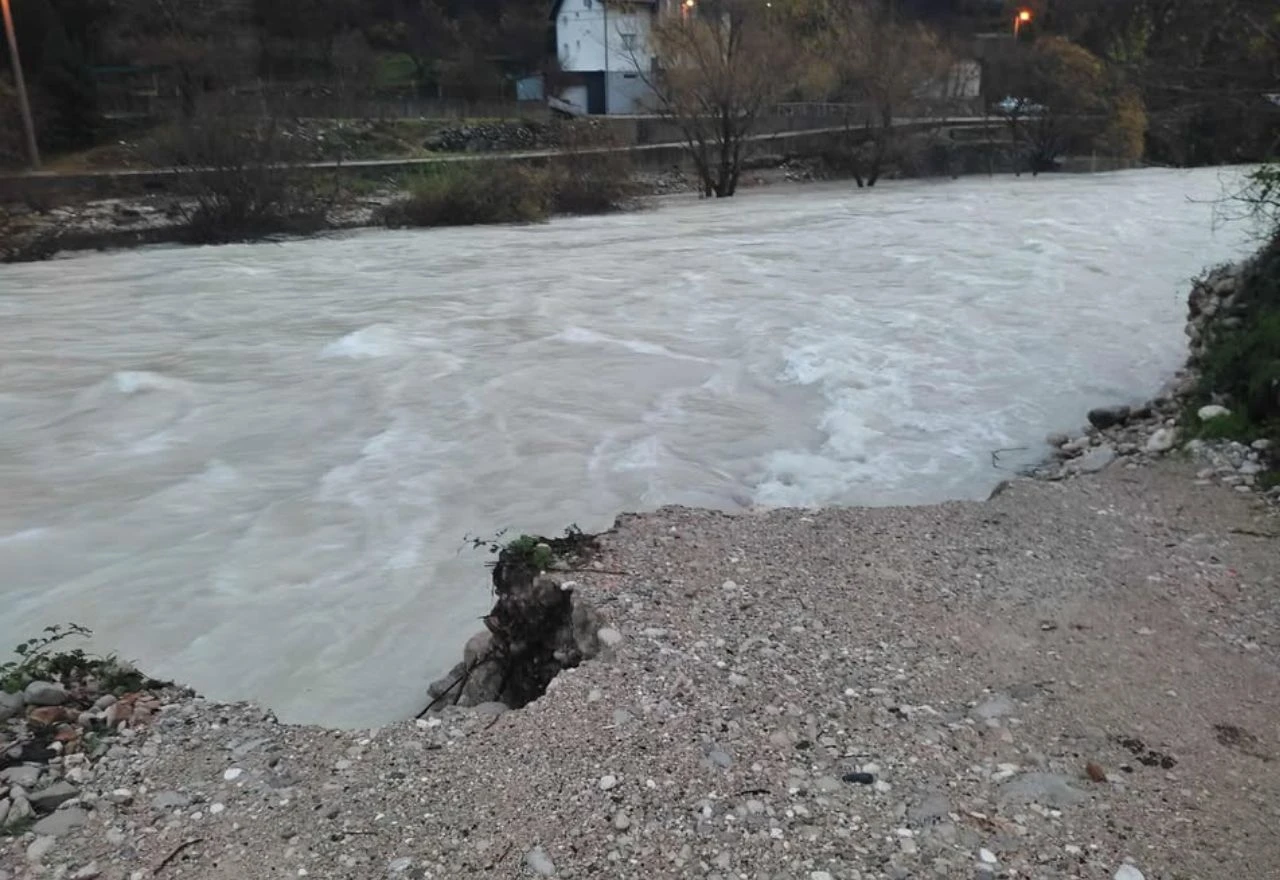 Evakuacija zbog poplava u Donjoj Drežnici