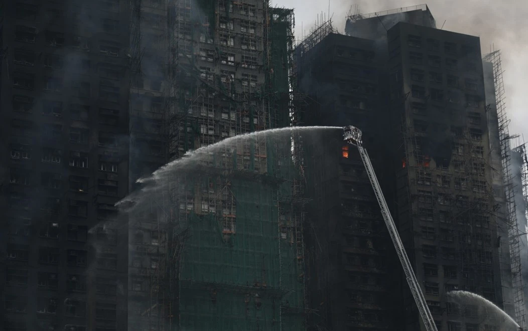 Još gore neboderi u Hong Kongu: Najmanje 44 poginulih