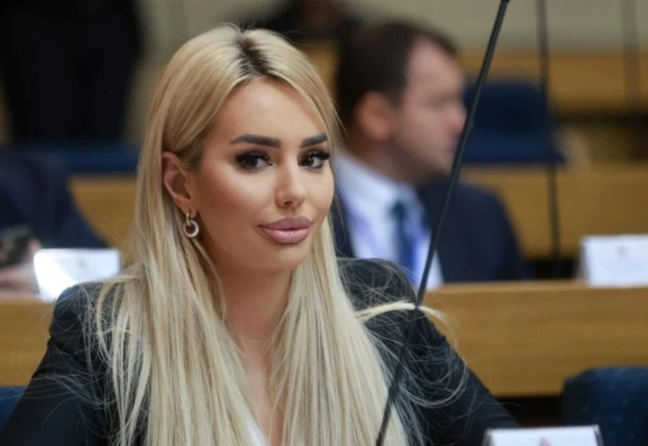 Nikolina Šljivić prijavljena zbog sukoba interesa: Zastupnica, vlasnica salona, a sada i zamjenica ravnatelja