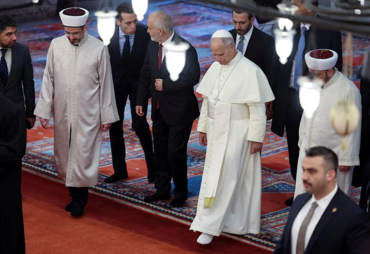 Papa Lav XIV. u Turskoj: Obilazi Plavu džamiju, neće posjetiti Aju Sofiju
