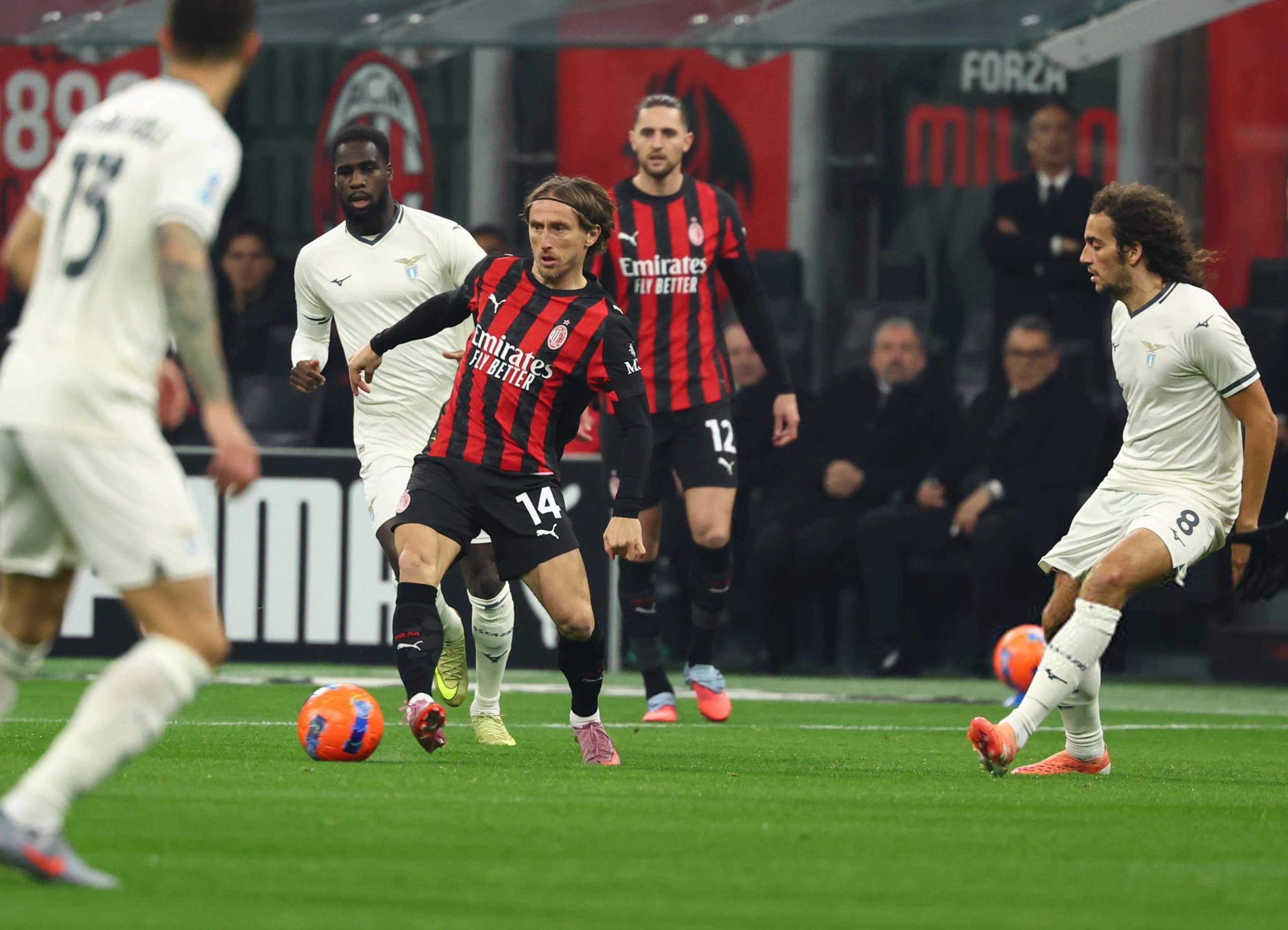 Milan nakon minimalne pobjede nad Lazijem na vrhu Serie A
