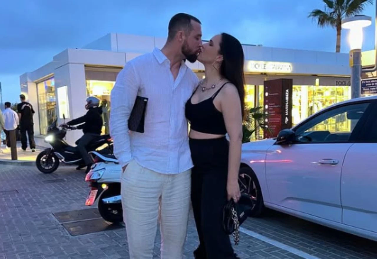 Lana Jurčević objavila fotku trudničkog trbuščića te postavila pitanje: "Curica ili dečko?"