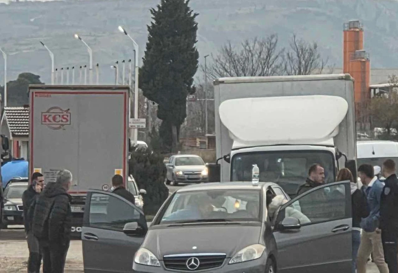 Novi detalji: Dvije osobe prevezene u bolnicu, promet se odvija usporeno