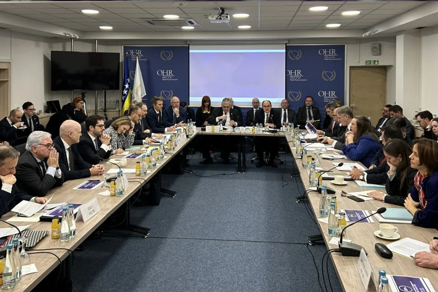 Vijeće za provedbu mira obilježavalo, razgovaralo i ponavljalo: Iskoristite priliku