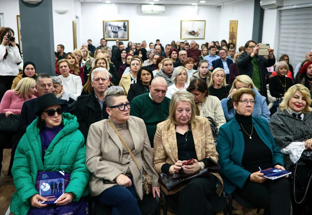 FOTO | Mostar: Održana promocija knjige o menadžerskim kapacitetima u obrazovanju