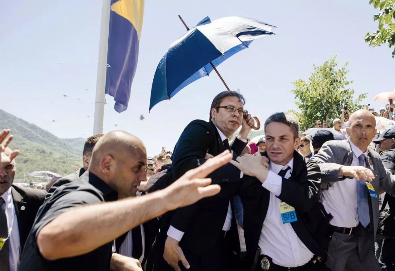 Prošlo je desetljeće od kamenovanja Vučića u Srebrenici: "Nitko nije odgovarao"