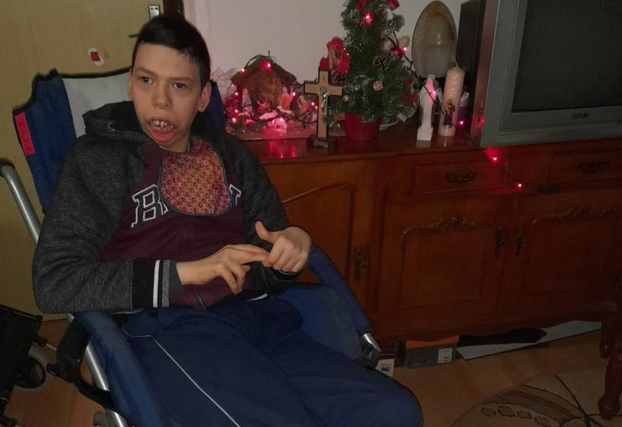 Andi treba pomoć dobrih ljudi, pomozimo mu u borbi protiv bolesti