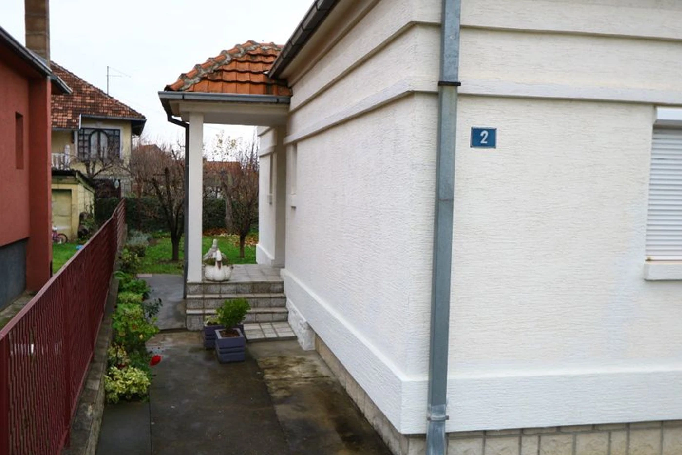 Tročlana obitelj iz Bosne i Hercegovine pronađena mrtva u kući u Čačku