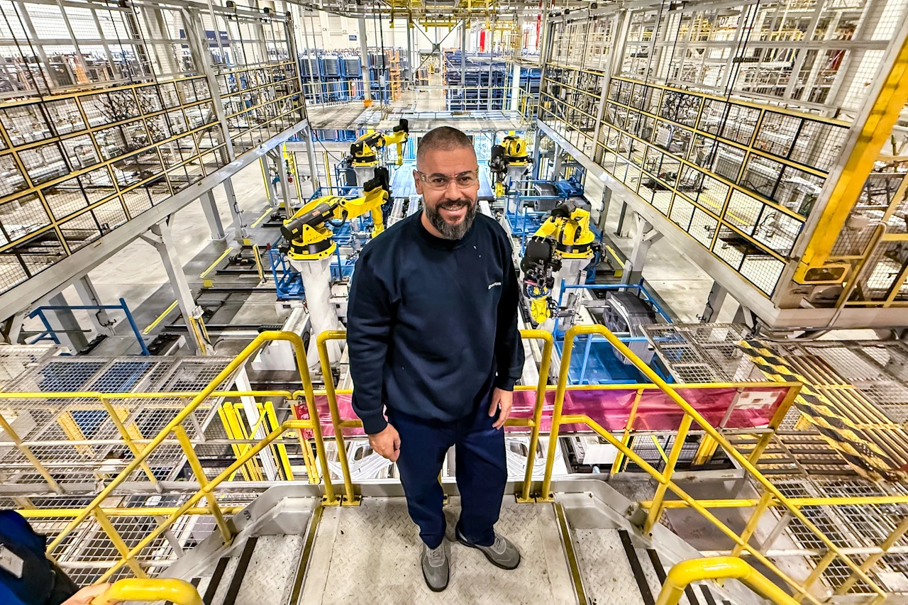 Uz standardni obilazak tvornice imali smo priliku i raditi na proizvodnim točkama