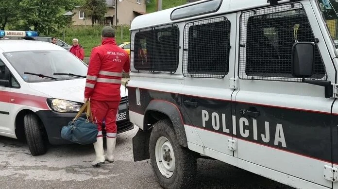 Napadnut policajac u Žepču, tijekom privođenja osumnjičeni oštetio i službeno vozilo