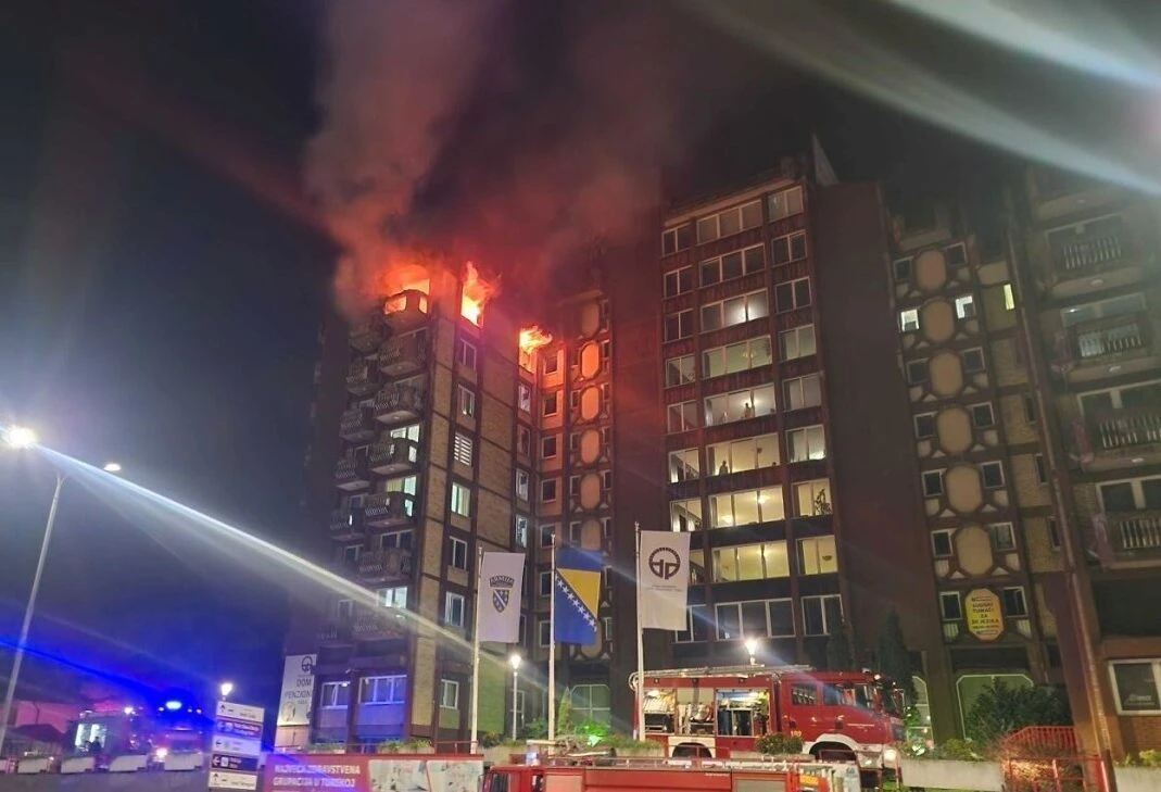 Ni nakon mjesec od požara u Domu penzionera u Tuzli nema imena odgovornih