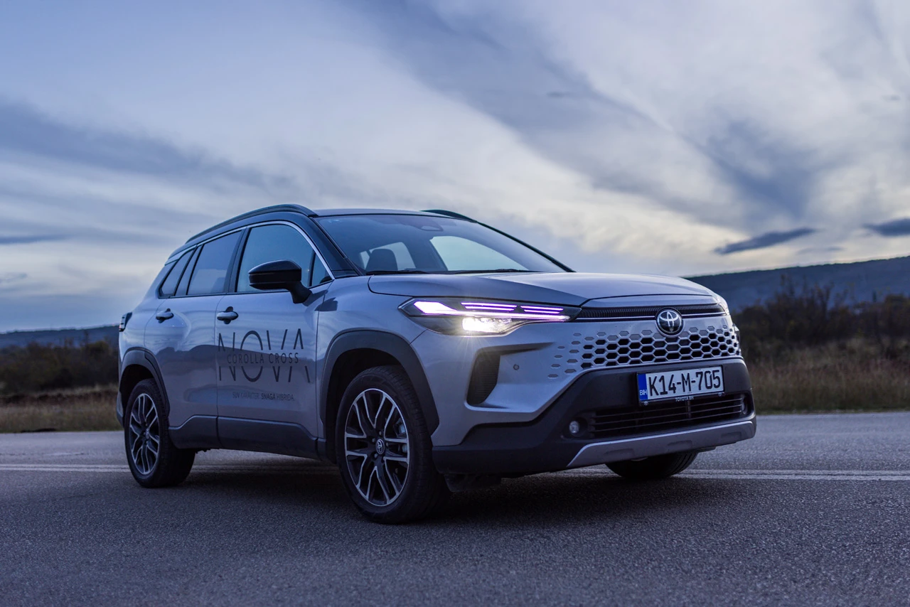 Bljesak je vozio Toyotu Corolla Cross
