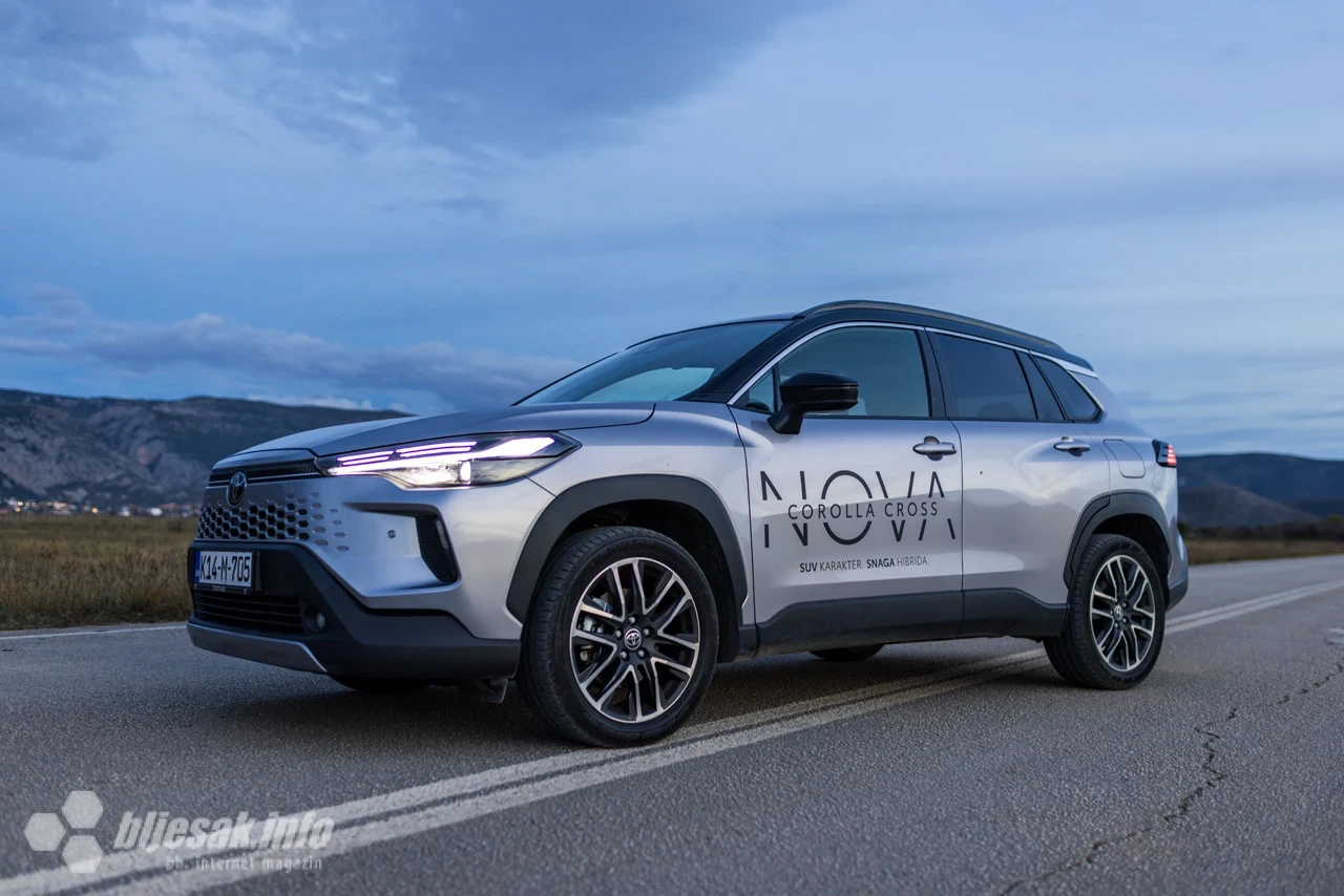 Bljesak je vozio Toyota Corolla Cross 2.0 HEV 2WD