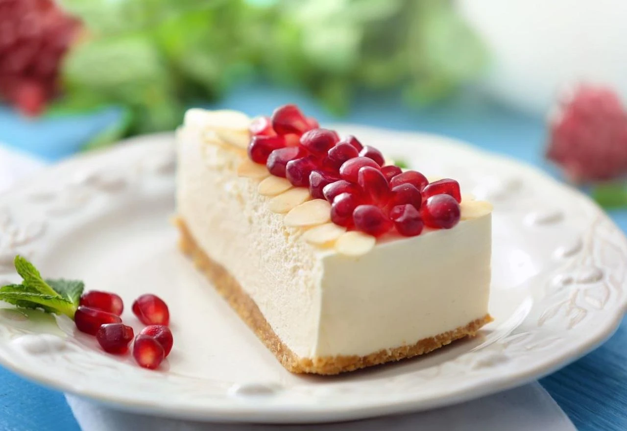 Ovaj cheesecake od šipka postat će vaš omiljeni blagdanski kolač