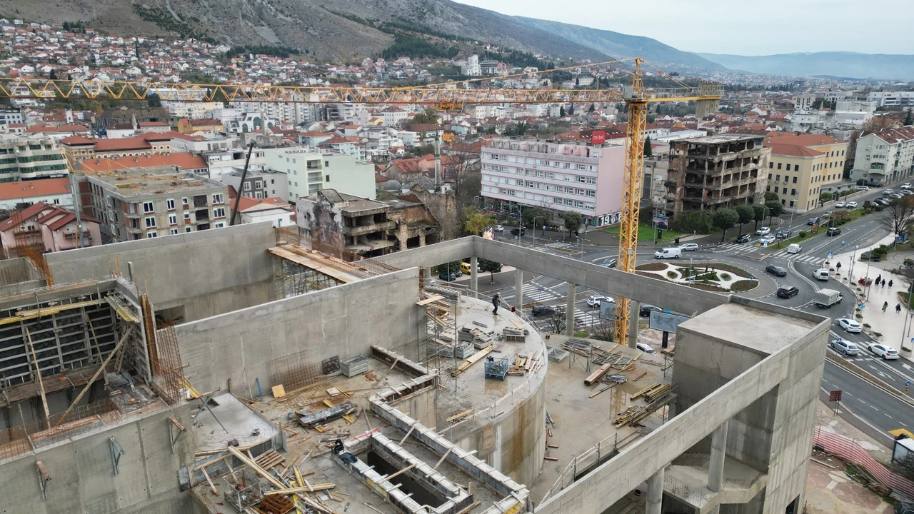 Radovi na zgradi HNK Mostar