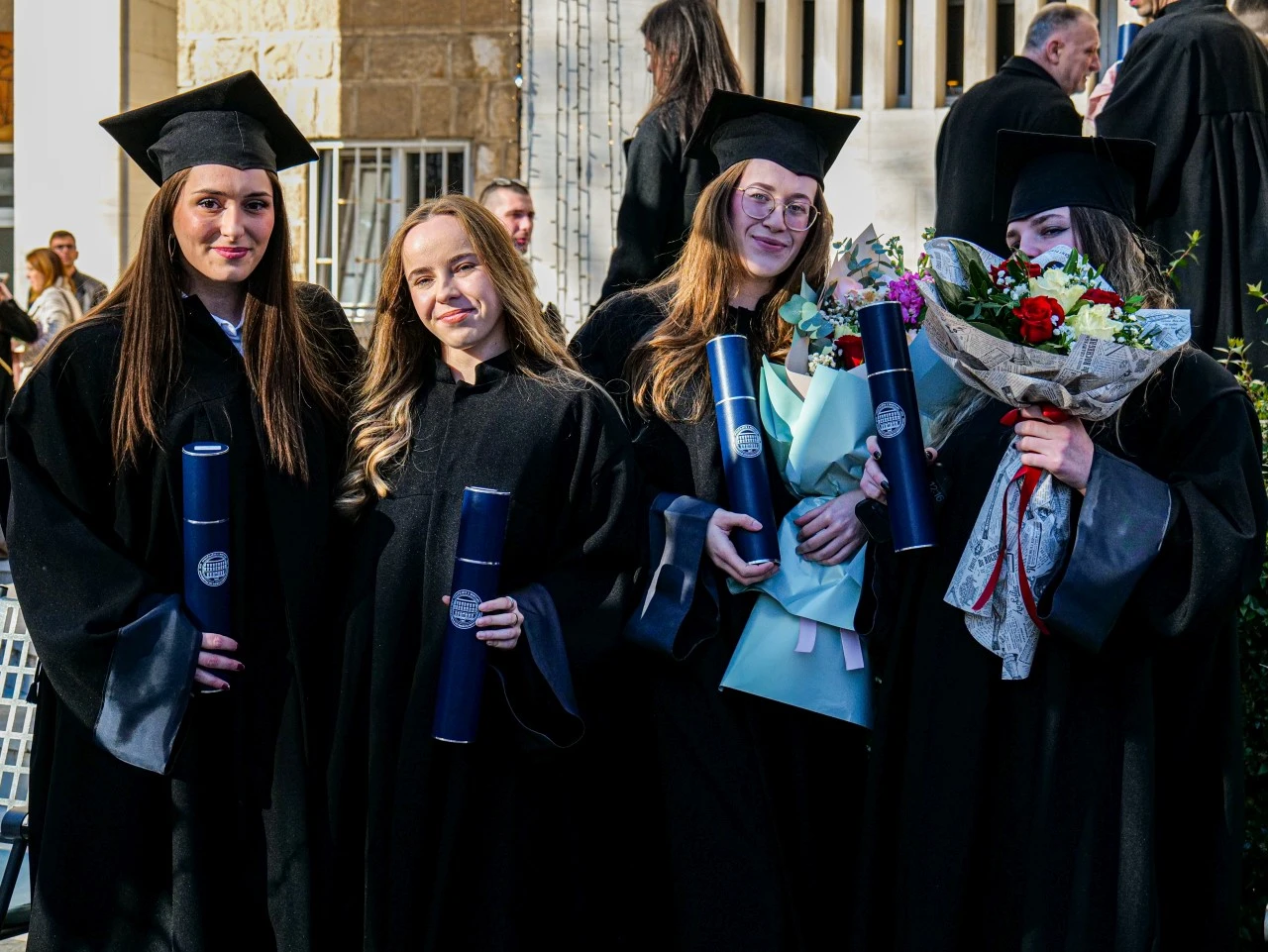 FOTO | Održana promocija 150 diplomiranih pravnika, kriminalista i sigurnosnih menadžera Pravnog fakulteta