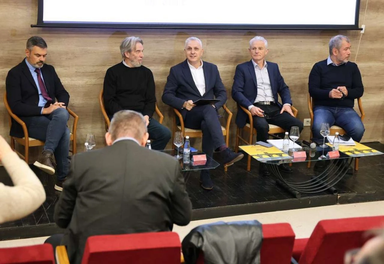 Novi kalendar "Andrić i mi" u Mostaru: Andrićeve knjige na 12 jezika kroz 12 mjeseci