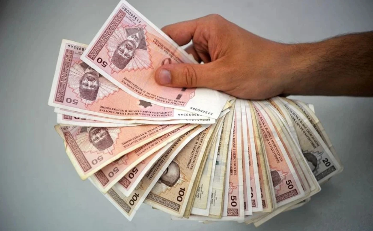 Devizne rezerve porasle za 360 milijuna KM, raste kreditna aktivnost