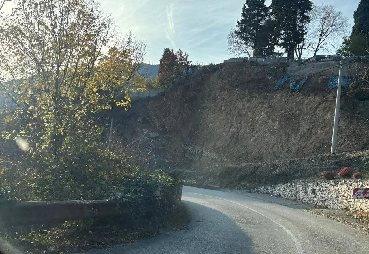 Upozorenje stručnjaka na mogući rizik od klizišta iznad Cima