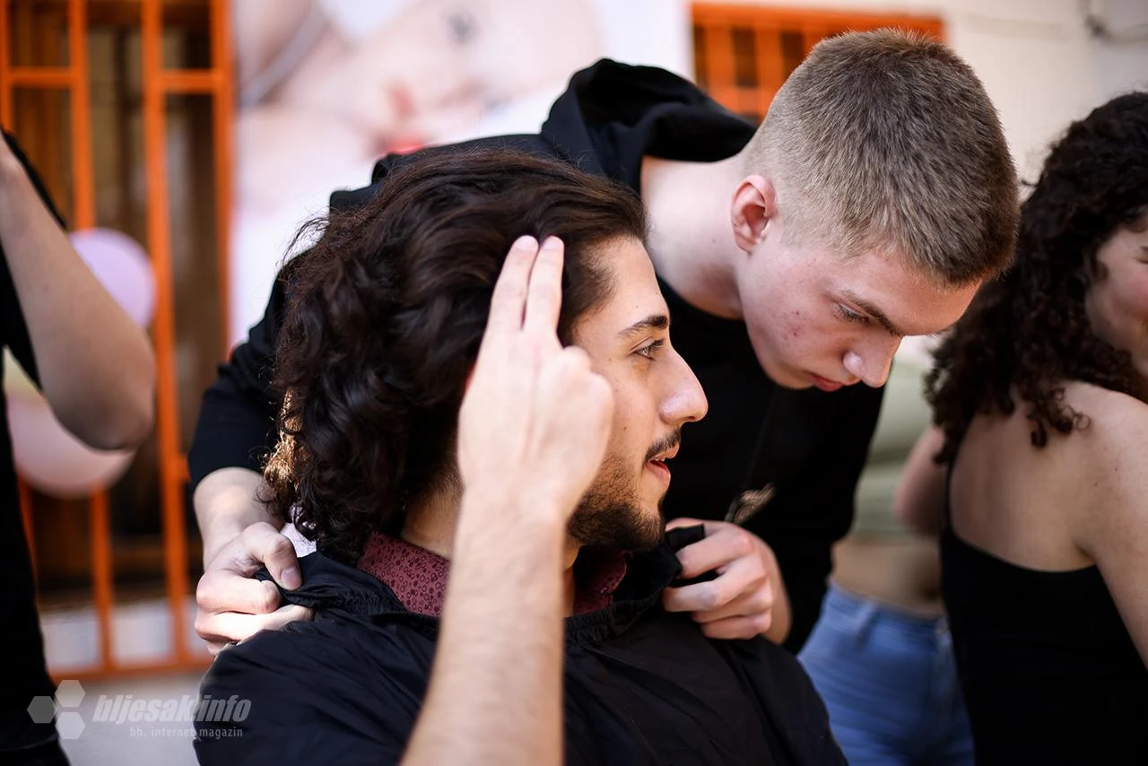 Humanitarno šišanje u Mostaru: Ošišaj se i plati koliko želiš