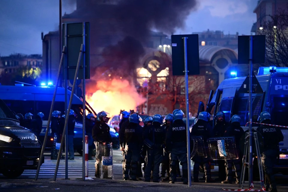 Inter na vrhu, žestoki sukobi na ulicama Genoe, Muharemović usporio Milan