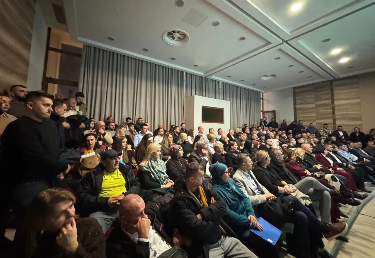FOTO | Javna tribina SDA održana u Kosači