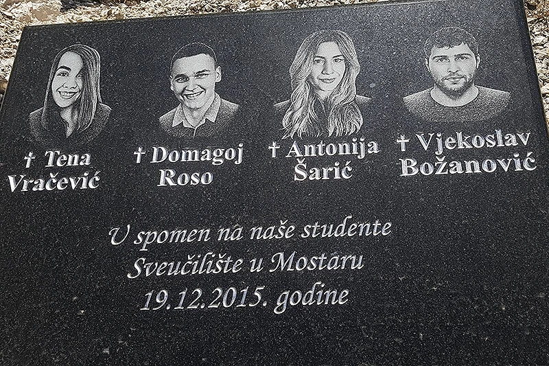 Tišina i sjećanje: Obljetnica smrti četvero studenata Sveučilišta u Mostaru