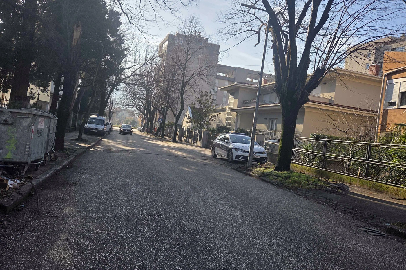 Zaprimljena dojava o bombi u školi u Mostaru, učenici i osoblje evakuirani