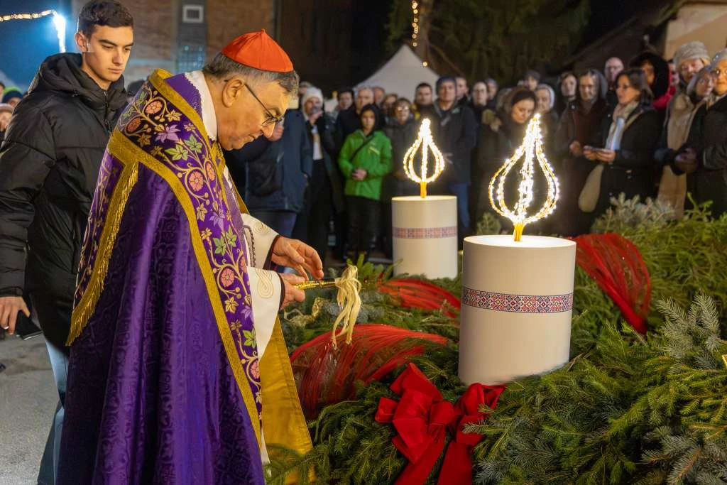 Kardinal Puljić otvorio manifestaciju ''Advent i Božić''