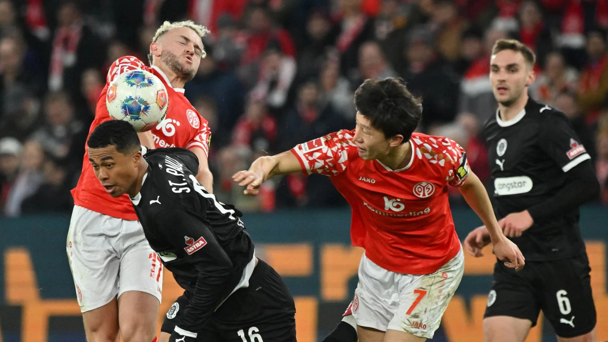 Bayern lagano do plus devet, remi Mainza i St. Paulija