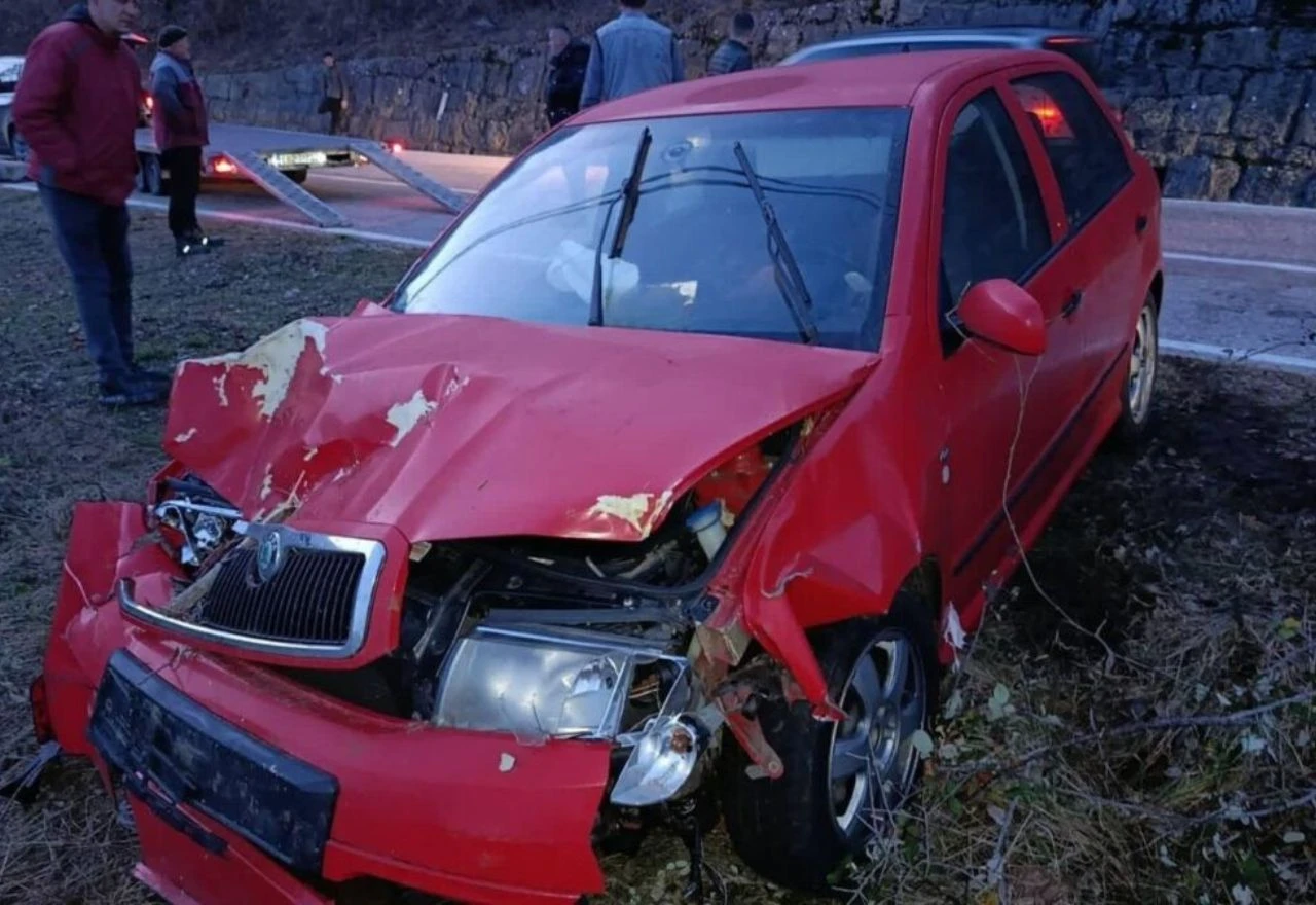 Jablanica: Jedna osoba teško ozlijeđena nakon slijetanja vozila s ceste