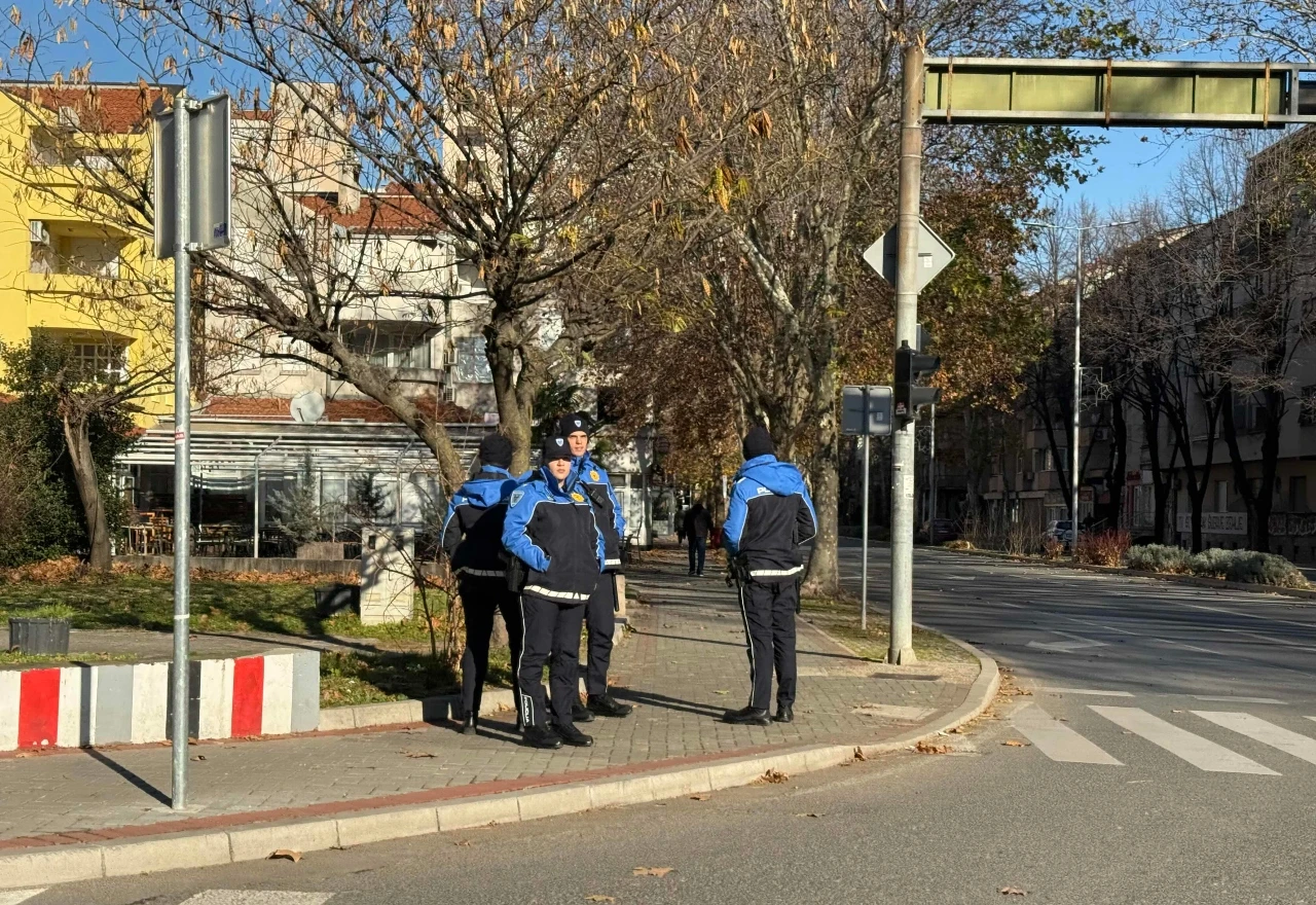 Mostar: Mladi policajci patrolirali gradom u novim uniformama